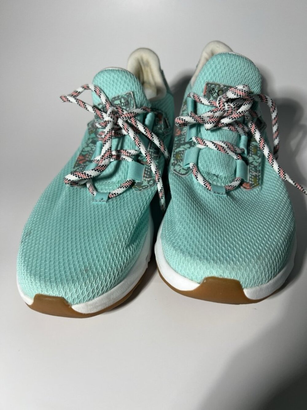 Columbia Walking Shoes Aqua Women’s Size 8.5